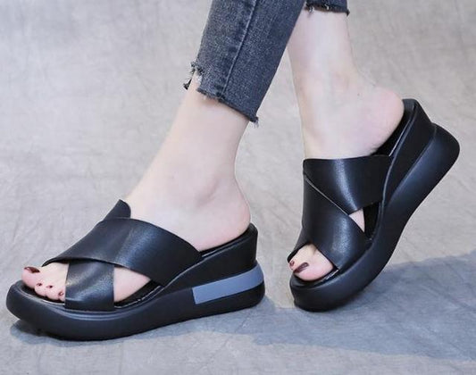 Sandalia ortopédica Plus para mujer – suela amortiguante antideslizante y adaptabilidad para pie ancho