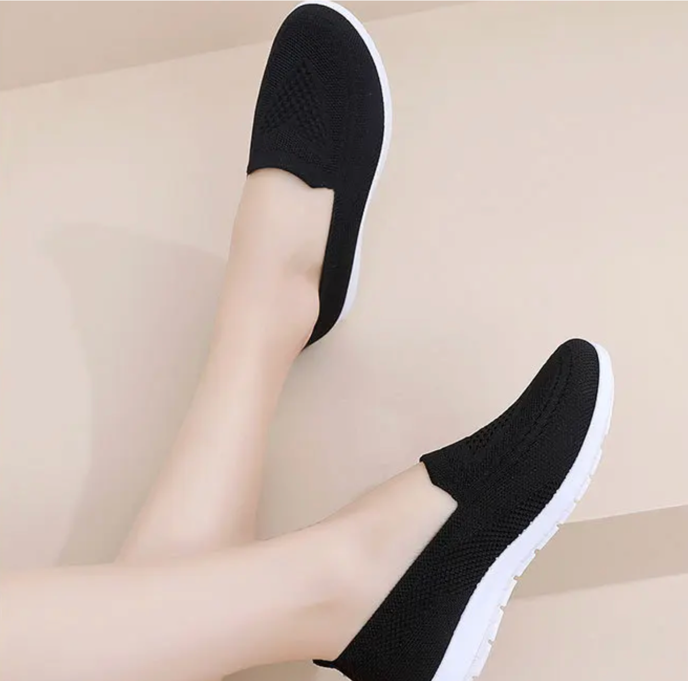 Zapatos cómodos femeninos con suela amortiguante y piel elástica